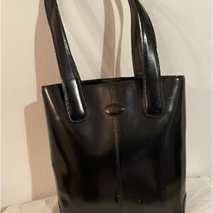 Tod's Black Tote Bag with Structured Design
